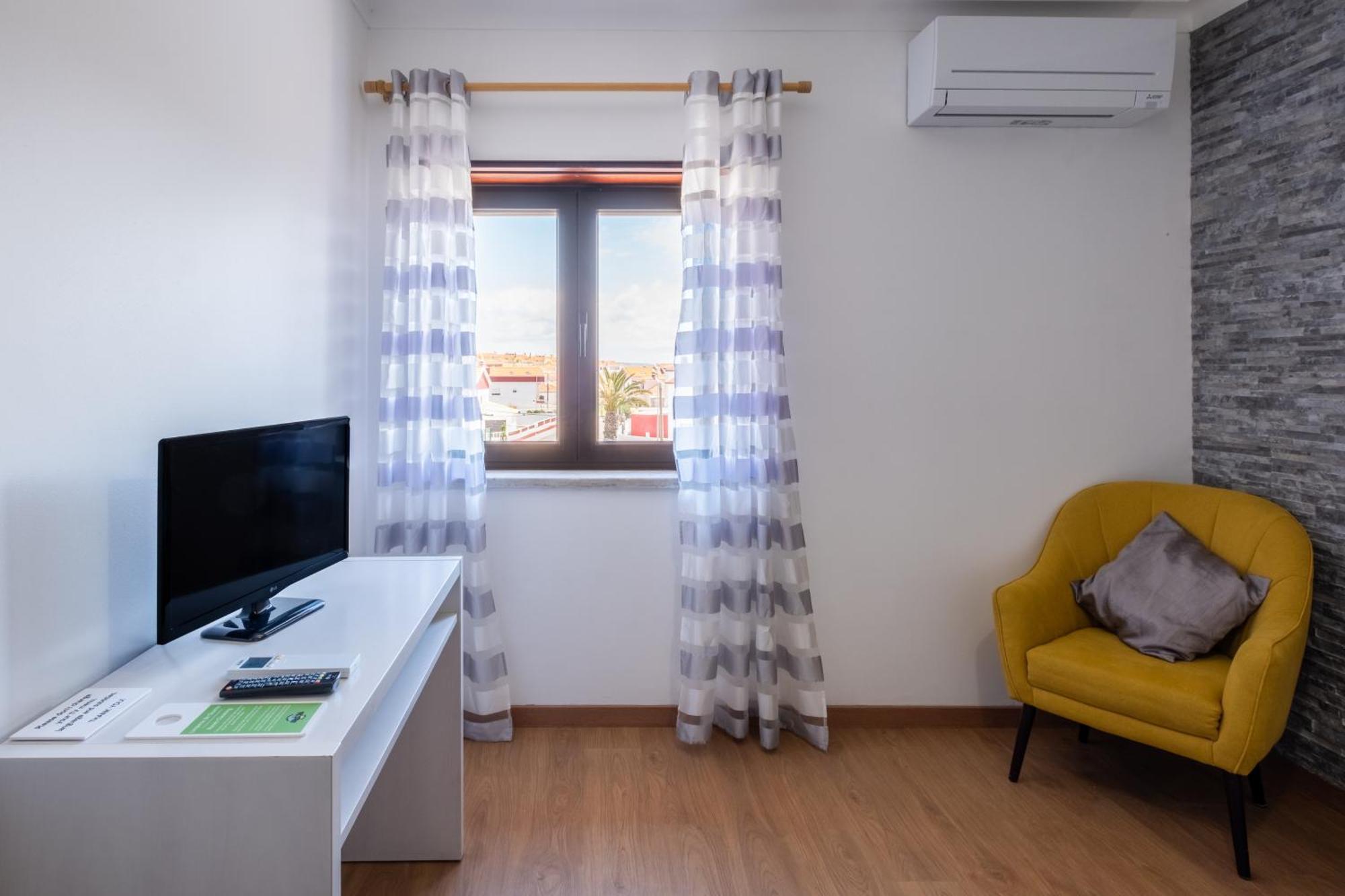 West Side Guesthouse Peniche Exterior photo