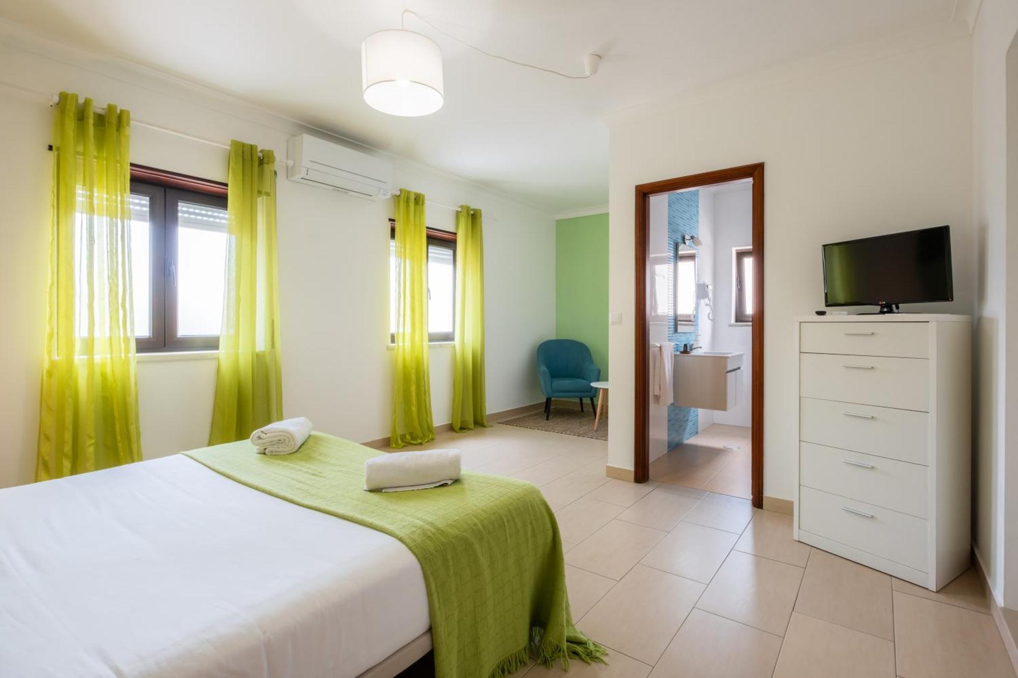 West Side Guesthouse Peniche Exterior photo